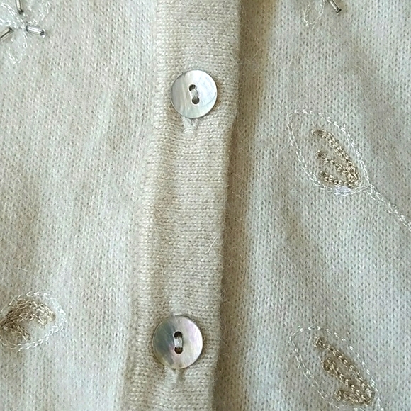 Vintage Lambs Wool Blend Beaded Embroidered Cutest Cardi Ever - Picture 10 of 16